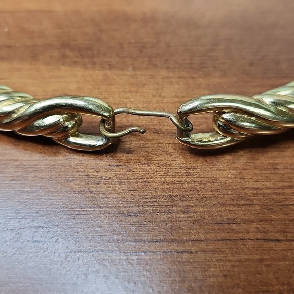 Trifari Red Enamel Gold Tone Collar Necklace - Picture 6 of 11